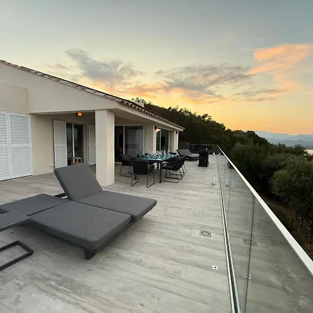 Vacation Near Vecchio * Porto-Vecchio (Corsica)